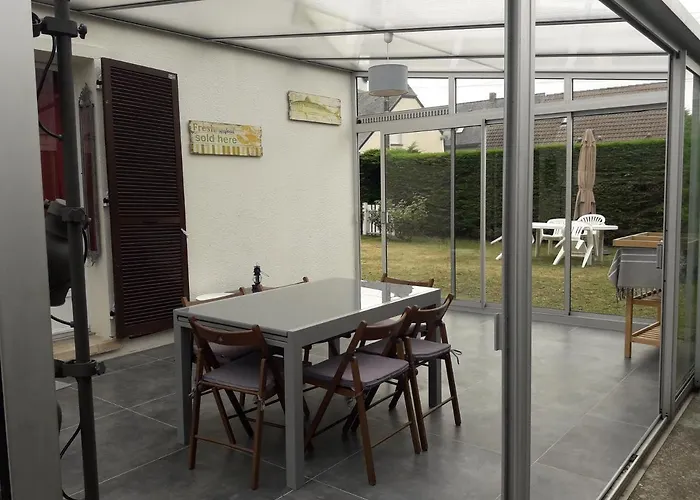 Villa Agon-coutainville, Spacieuse A 250m De La Agon-Coutainville